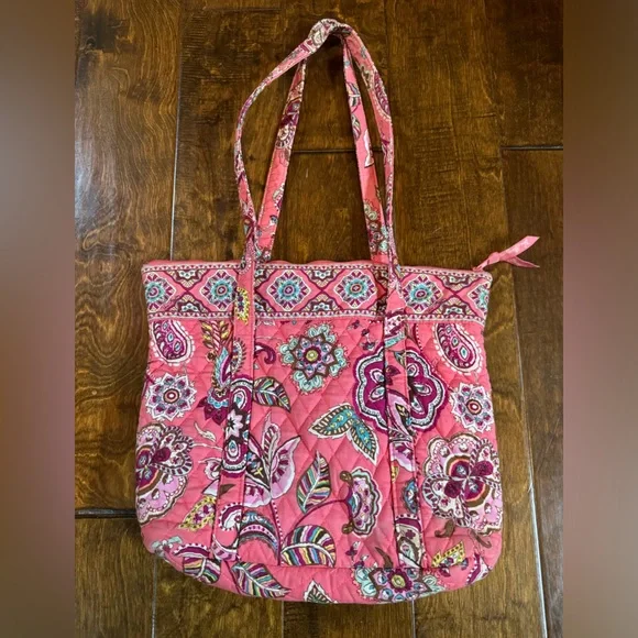 Vera Bradley Tote Bag Purse Melon Color with Floral Pattern 15 X 13 X 4 inches - Picture 3 of 5